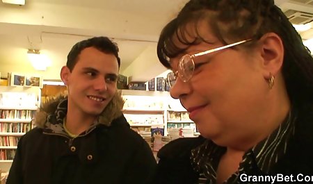 Dzwonienie w nogi szpilki sex grupowe
